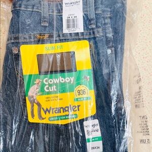 New with tags dark wash men’s wrangler jeans